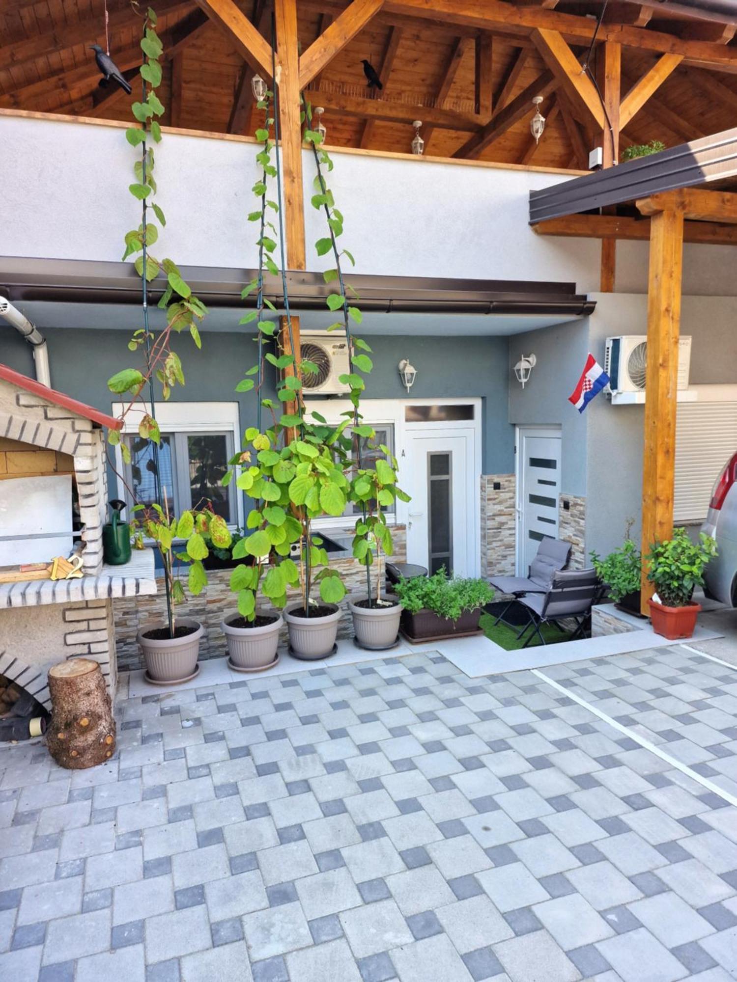 Studio Apartman Lorena Apartment Zagreb Ngoại thất bức ảnh