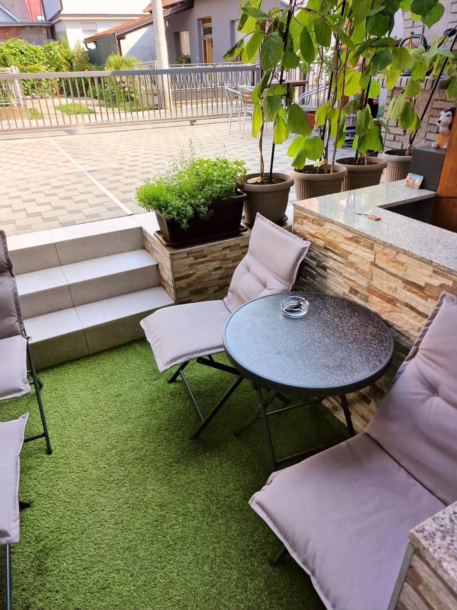 Studio Apartman Lorena Apartment Zagreb Ngoại thất bức ảnh