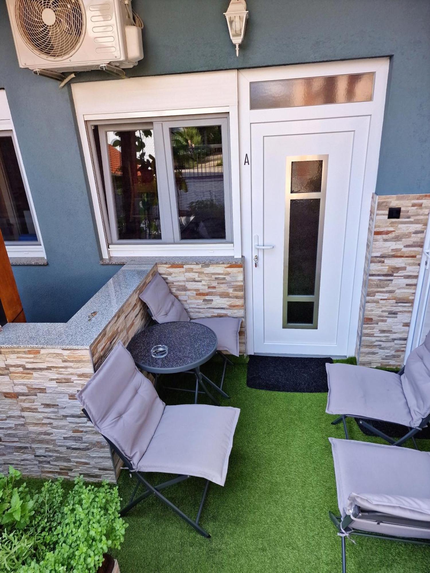 Studio Apartman Lorena Apartment Zagreb Ngoại thất bức ảnh