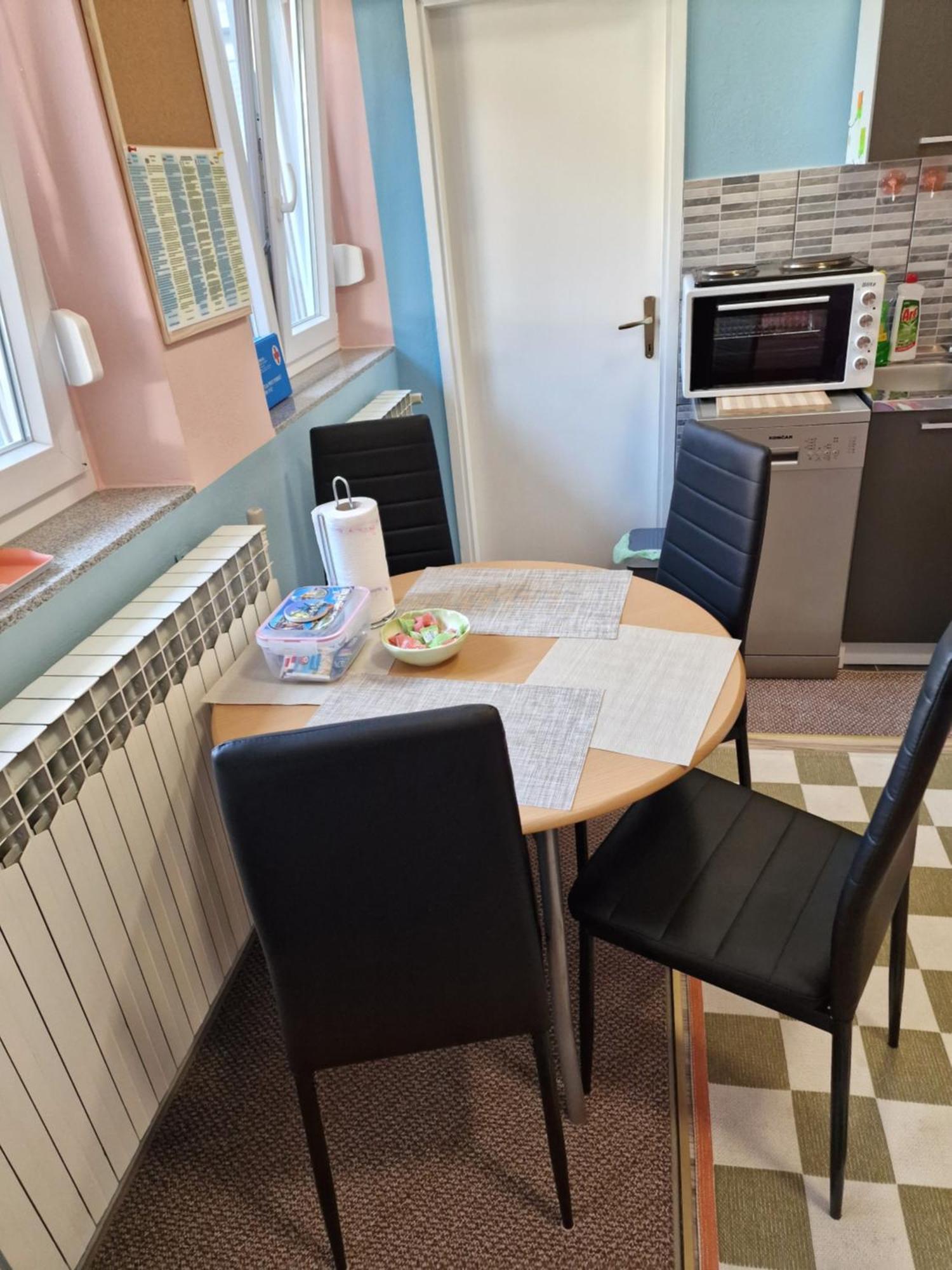 Studio Apartman Lorena Apartment Zagreb Ngoại thất bức ảnh